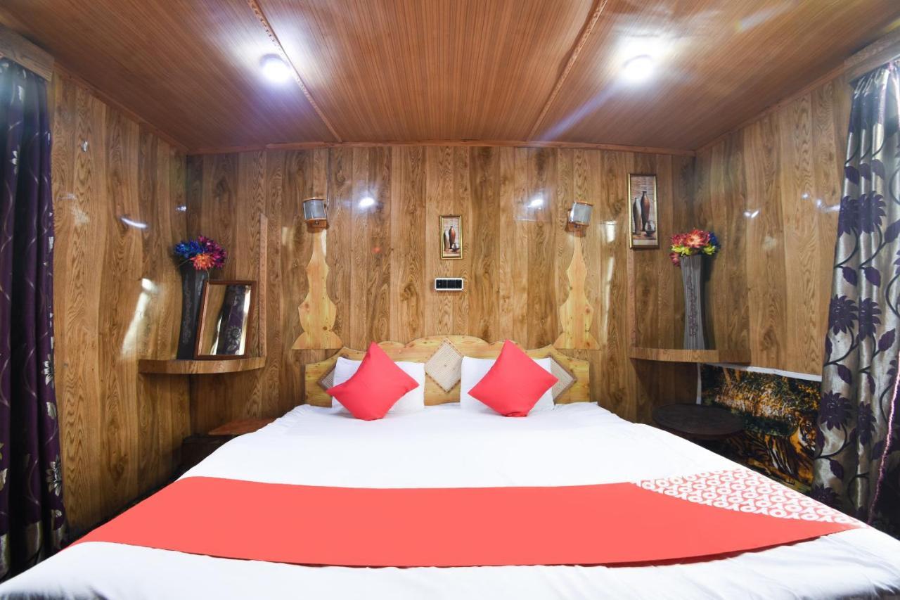 Oyo 66637 Merlin Group Of Houseboats Hotel Srinagar  Exterior photo